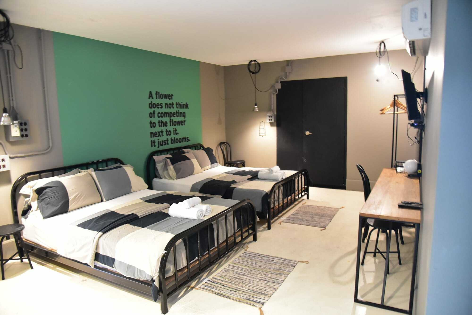 Hand Hotel Bangsaen Eksteriør bilde